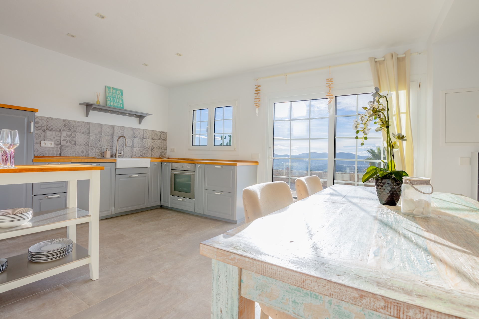 Resa Estates Ibiza sale te koop Villa hills Can Furnet kitchen .jpg